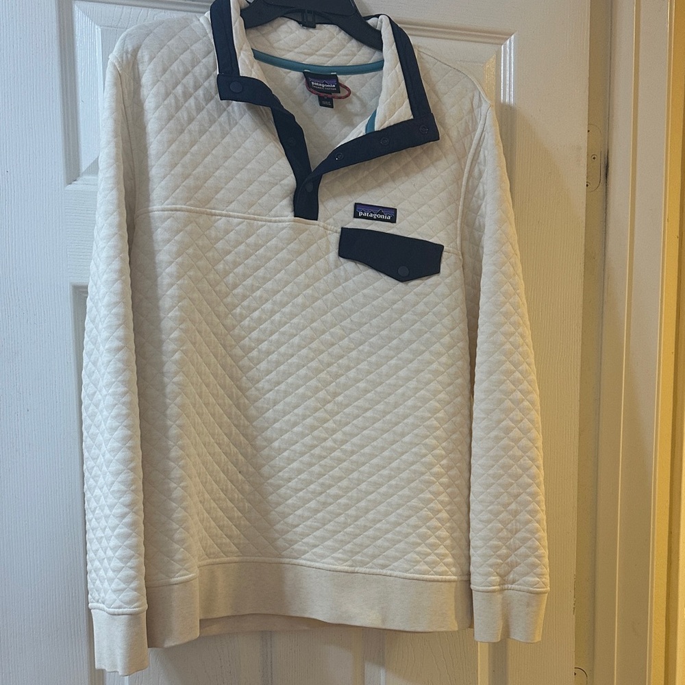 Patagonia Cream and Black Quilted Sweater